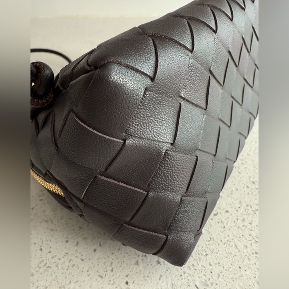 Bottega Veneta Intrecciato Nappa Leather Loop Pouch Bag in Fondant Brown - Picture 8 of 13